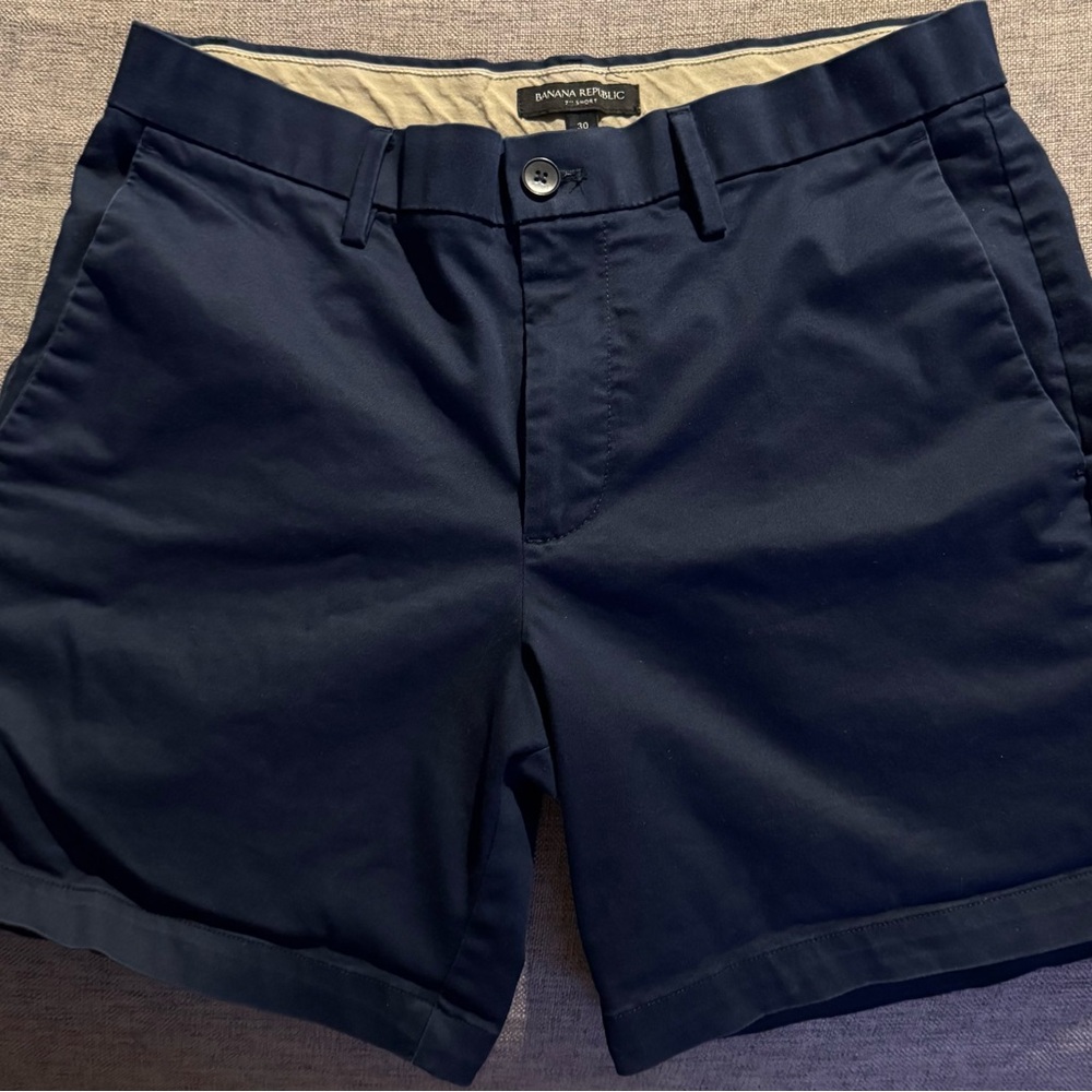 Banana Republic Men's Navy 7” Shorts